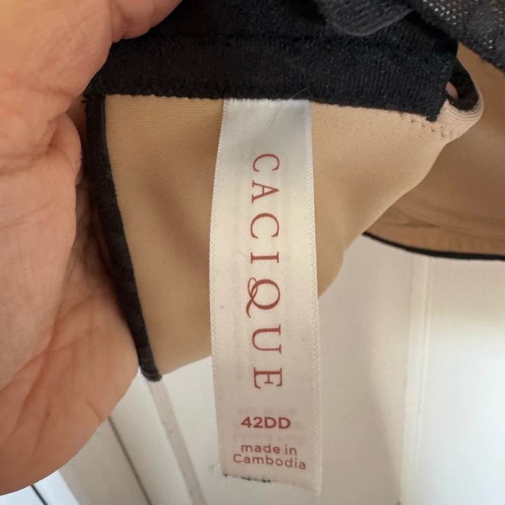 Cacique leopard lace lightly lined‎ full coverage no wire bra size 42DD